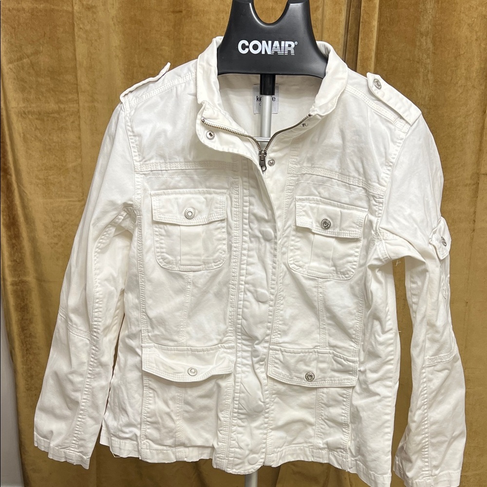 Utility  White jacket with cargo sleeve